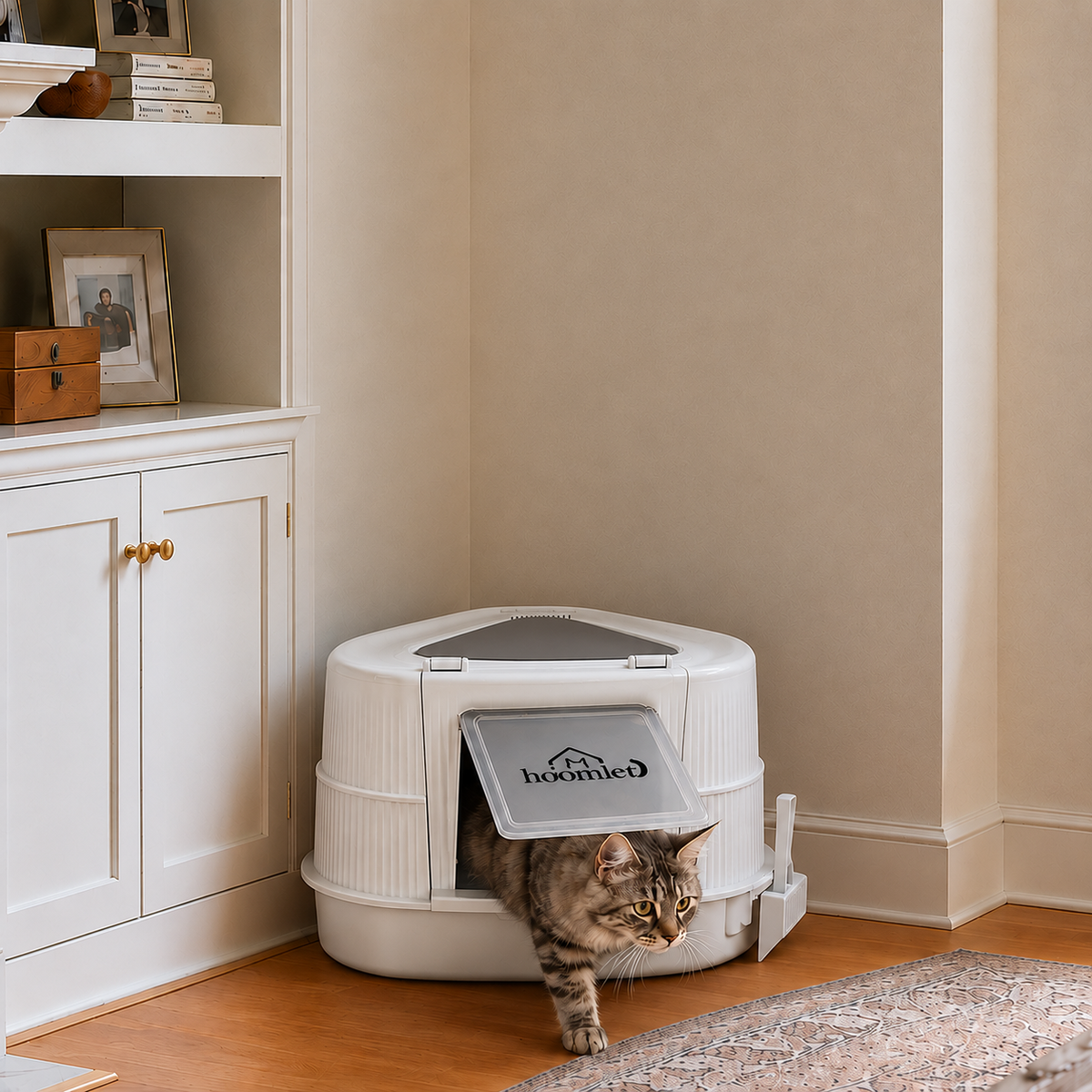 HOOMLET white corner litter box designed to fit neatly into unused corners